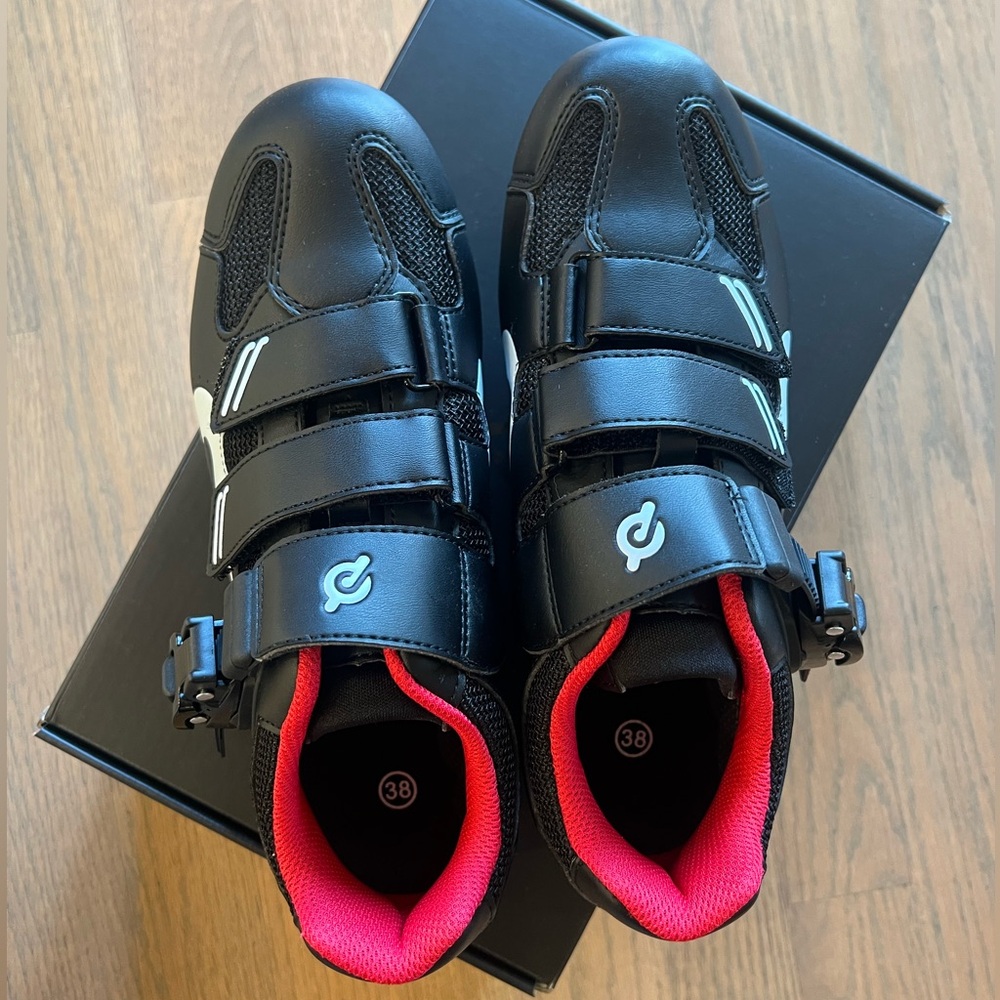Peloton Women’s Cycling Shoes (size US 8)